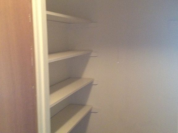 Lg Walk-in Pantry
