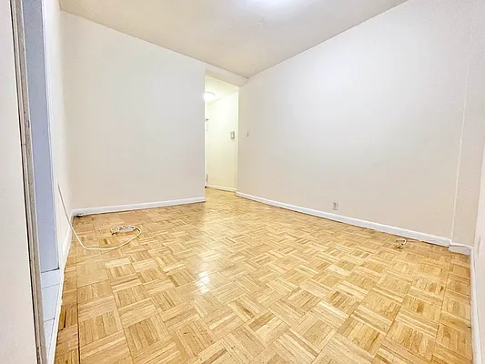 Rented by City Connections Realty | media 2