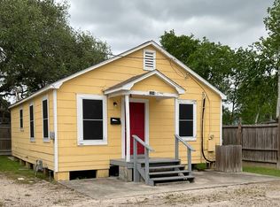 1314 W Blum St, Alvin, TX 77511