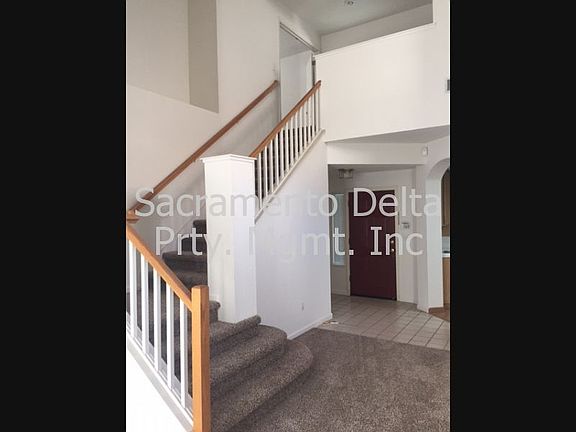 2nd image of 145 Sutcliffe Cir
