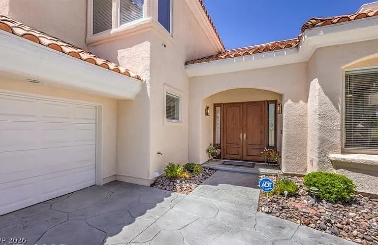 8900 Rainbow Ridge Dr — Photo 2