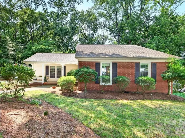 2703 Bremer Ct, Charlotte, NC 28210
