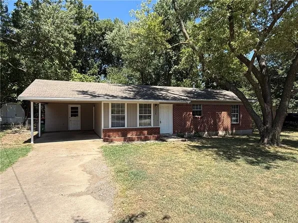 2208 Sycamore Pl, Springdale, AR 72762