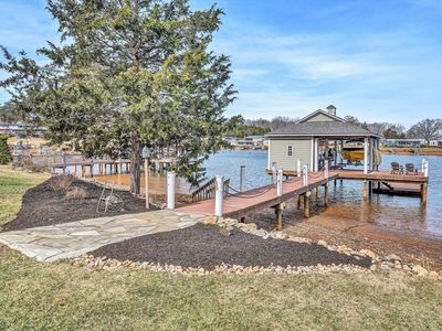 80 Pinewood Dr, Penhook, VA, 24137