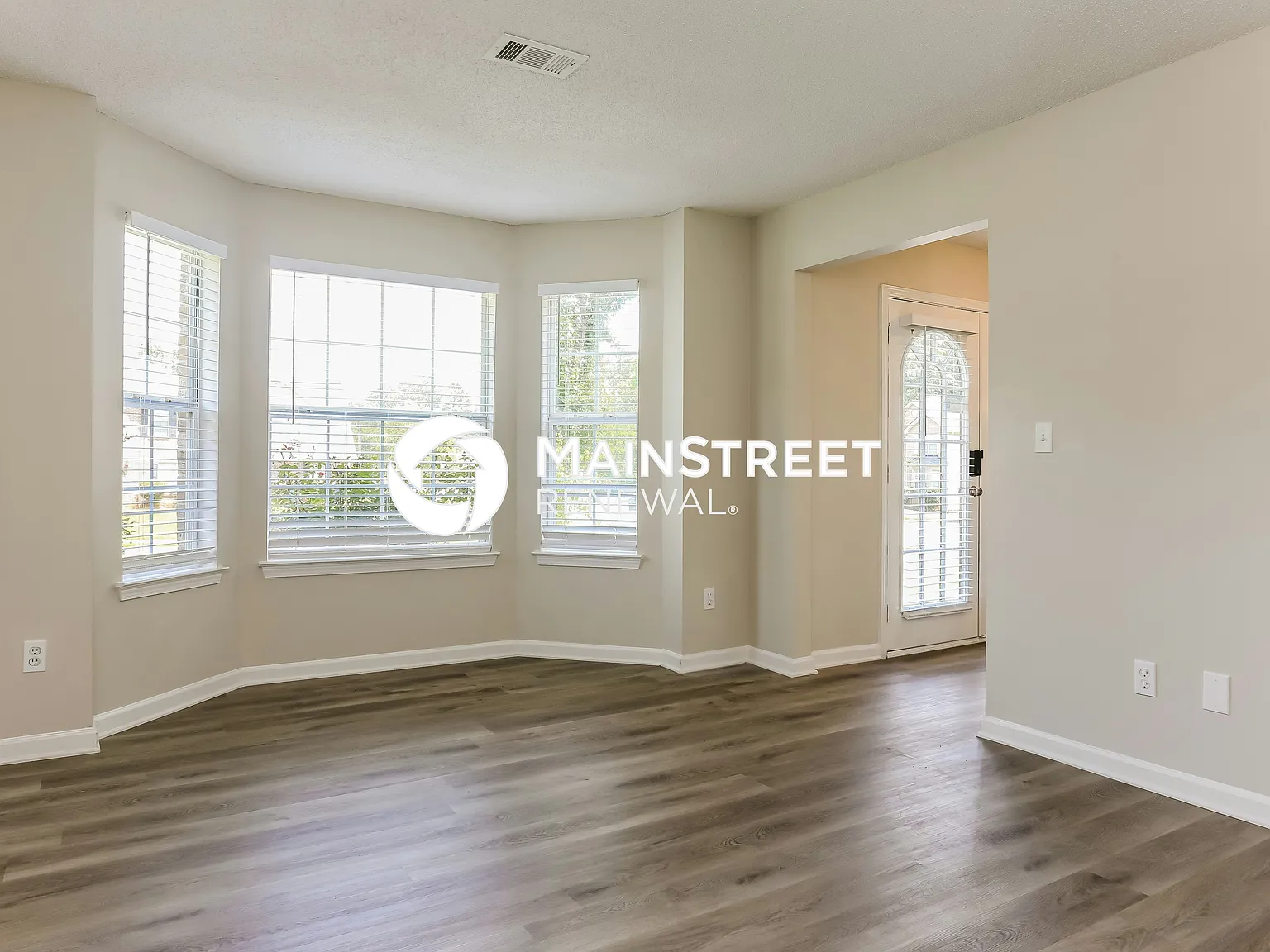 5553 Wind River Lane — Photo 4