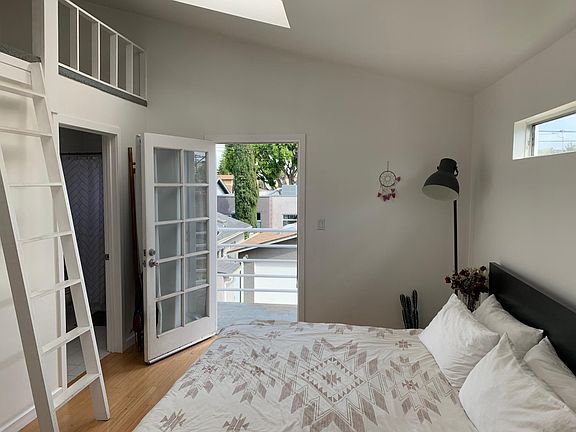 4th image of 616 Venezia Ave APT A