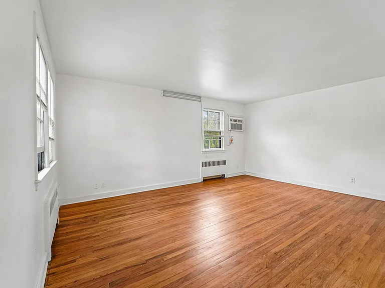 1030 Jassamine Way — Photo 5