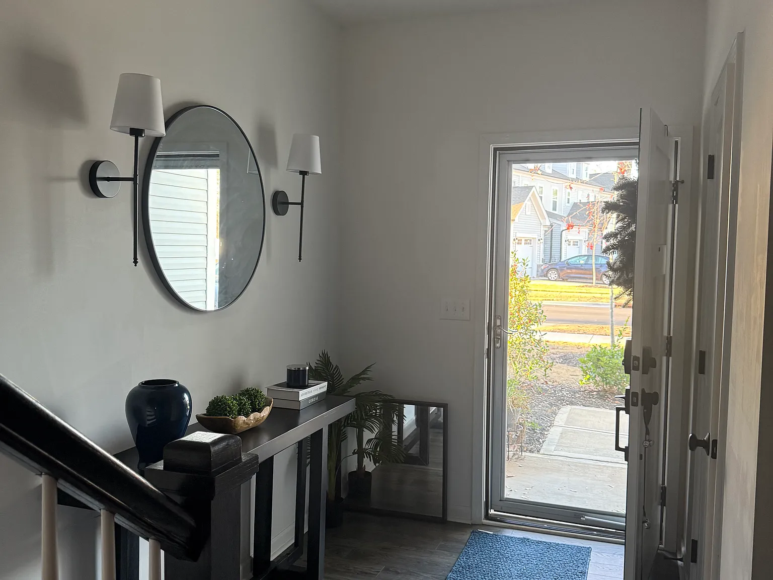 3 bed, 1792 sqft, $2,325 — Photo 3