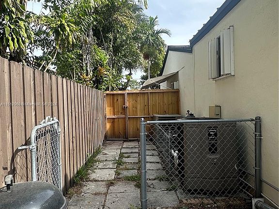 5th image of 430 Forrest Dr