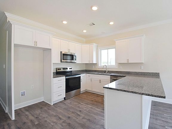 4th image of 160 Willowbrook Dr