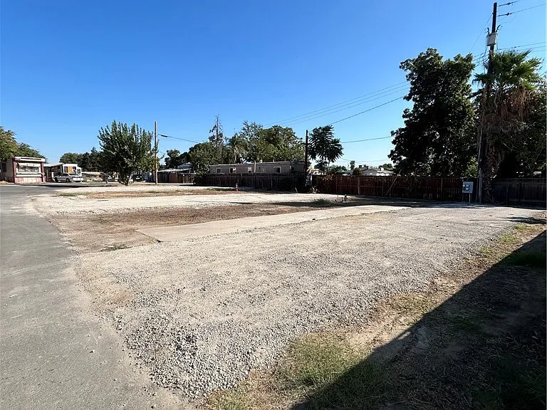 501 Belmont Ave #8 — Photo 3