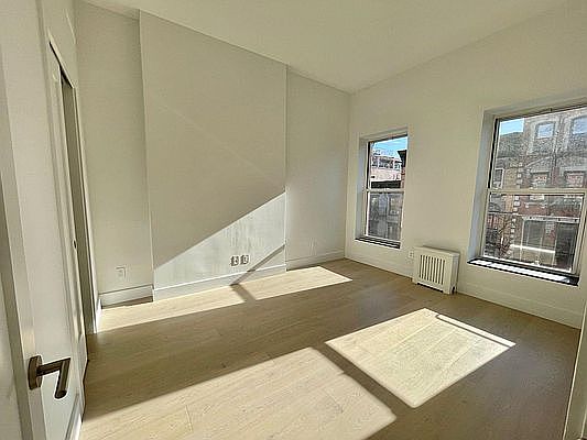3rd image of 253 E 10th St APT 19