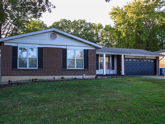 3rd image of 11949 Roseview Ln