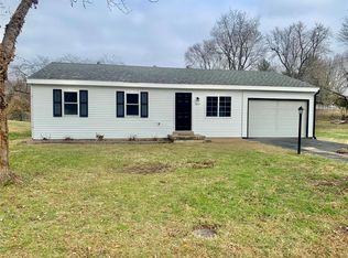 309 E Lexington Dr, Fairview Heights, IL 62208