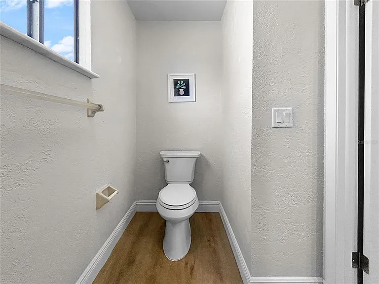 2505 Bay Blvd #1 — Photo 28