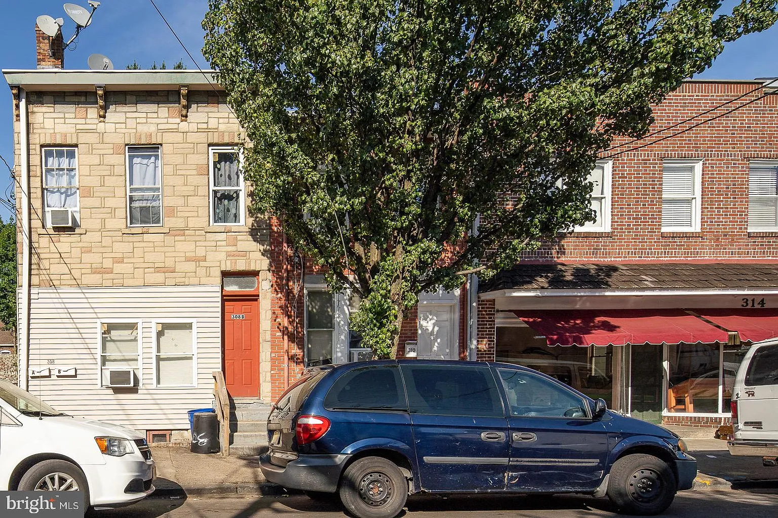 310 Hudson St photo 1