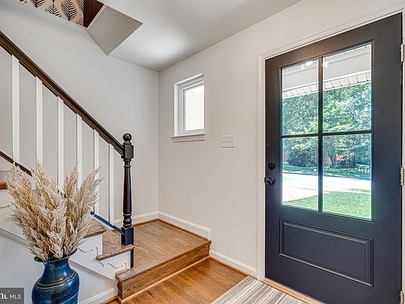 3rd image of 9818 Covent Ct