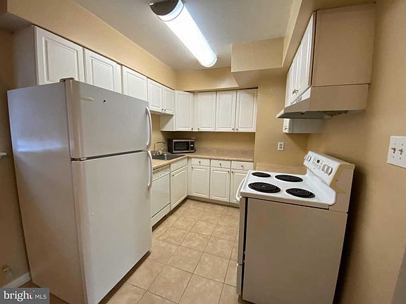 3rd image of 7653 S Arbory Ln #349