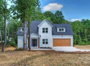 150 Meadow Glen Dr, Troutman, NC 28166