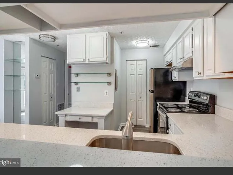 12200 Eagles Nest Ct — Photo 3