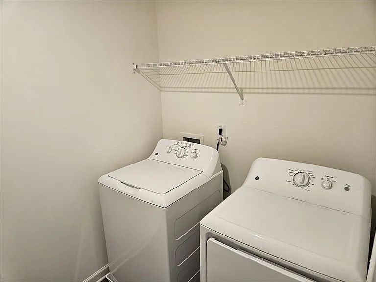 326 Silverton Dr — Photo 29