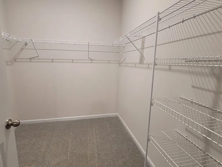 7136 Foxhollow Ln — Photo 27