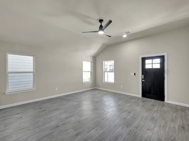 106 Harbor Court Dr — Photo 35