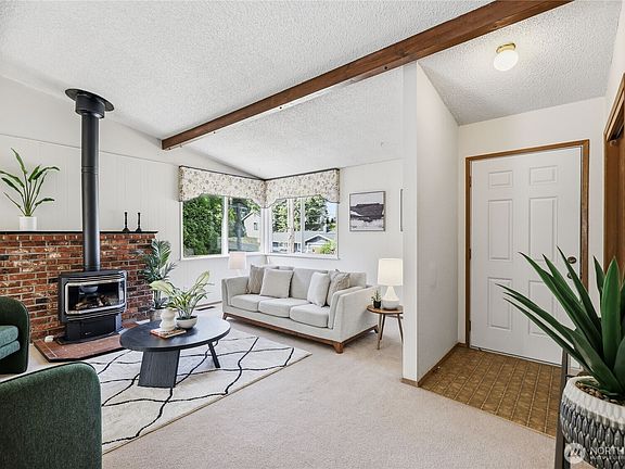 3rd image of 17940 9th Avenue NE