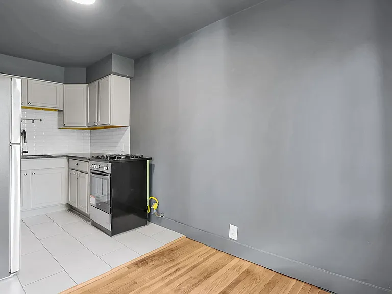 451 E Town St #106 — Photo 15