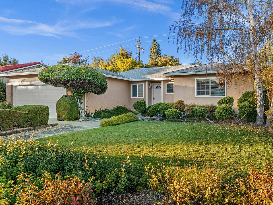 1st image of 1065 Cassia Way