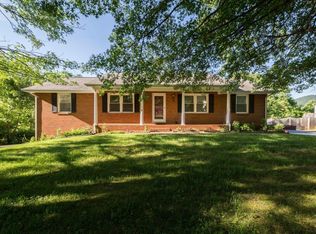 214 Apple Tree Rd, Roanoke, VA 24019