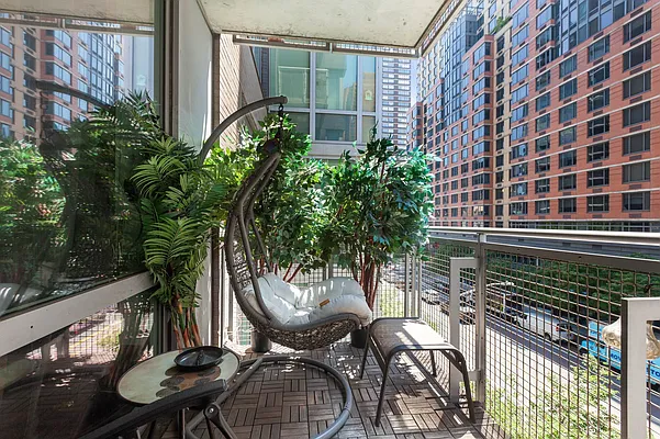 Rented by Corcoran | media 14