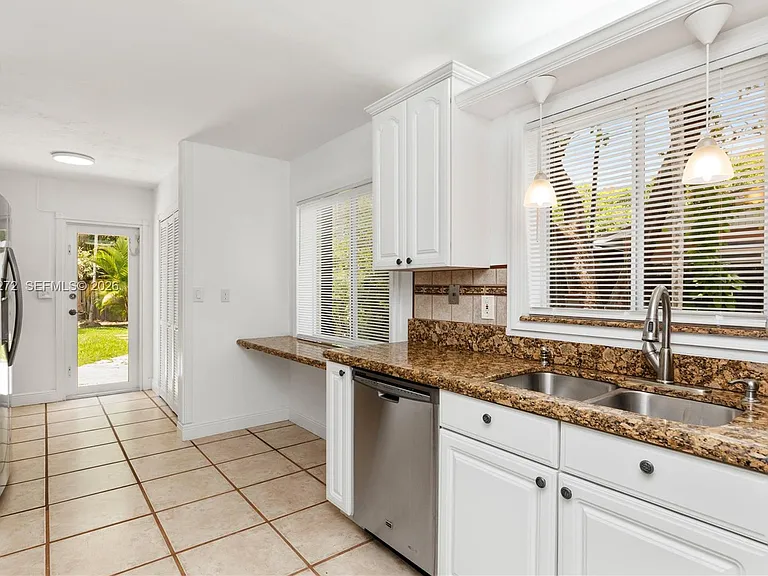 9030 SW 184th Ter — Photo 33