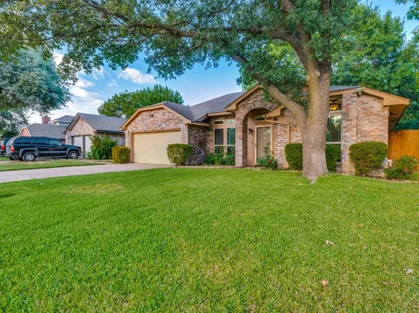 5001 Osage Dr, Arlington, TX 76018