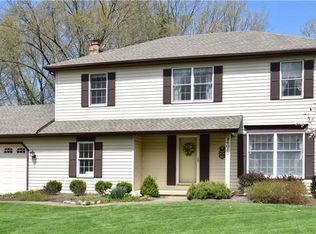 26010 Tallwood Dr, North Olmsted, OH
