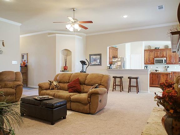 5th image of 754 Peach Ln