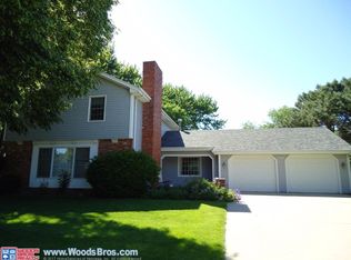 1737 Plainview Ave, Seward, NE 68434