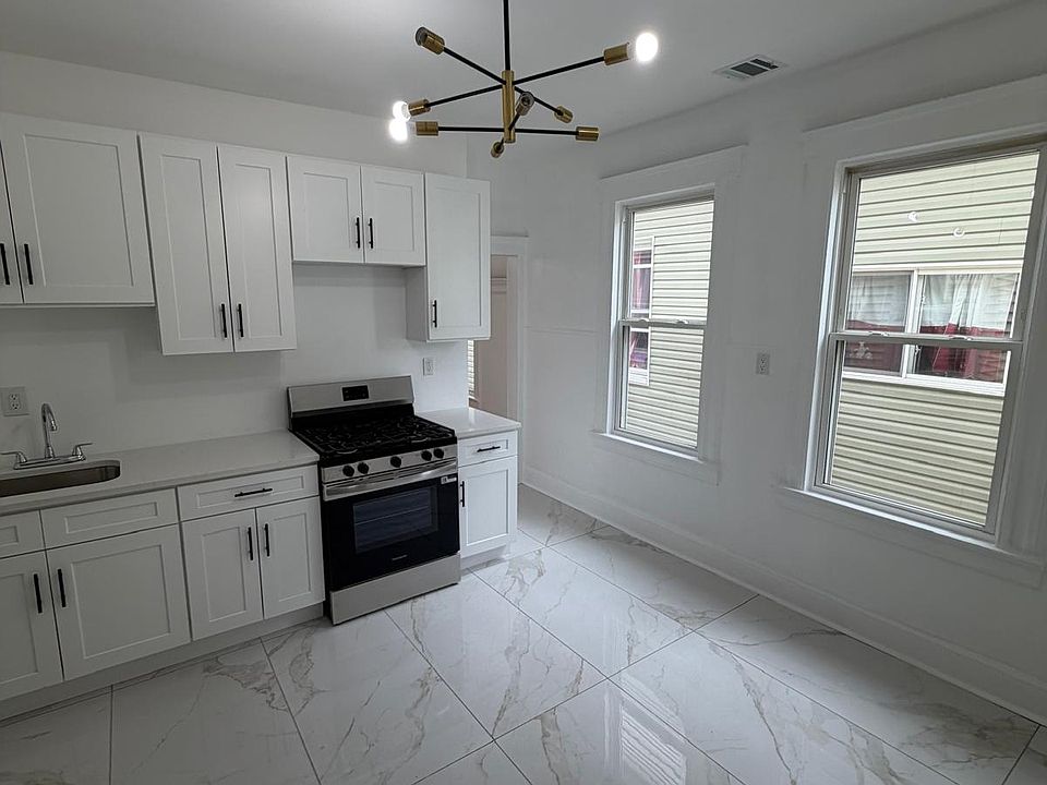 1st image of 616 Court St Floor 2