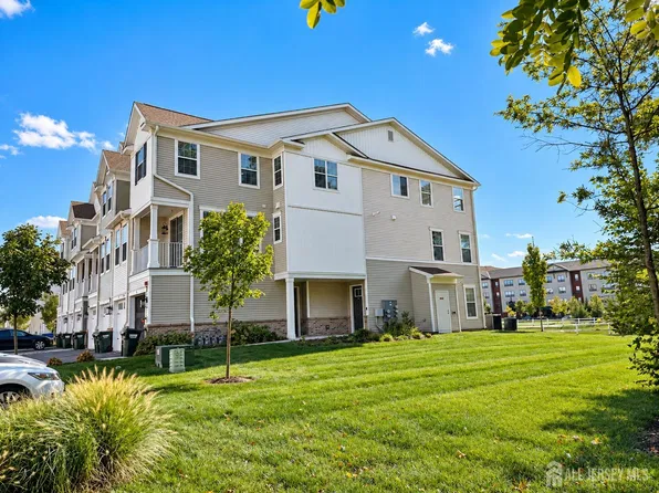 83 Depot Way, Dunellen, NJ 08812