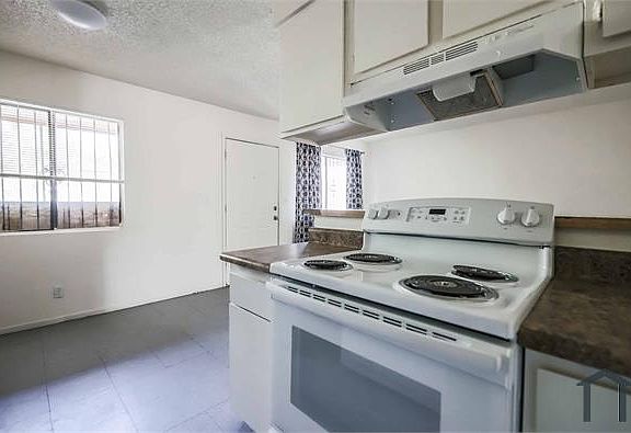 5th image of 1400 E Mesquite Ave #4