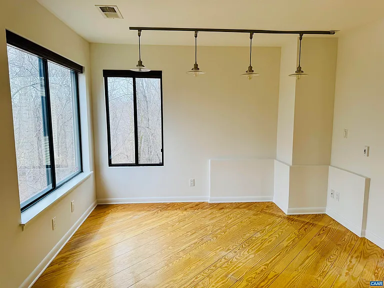 1238 Chatham Rdg — Photo 6