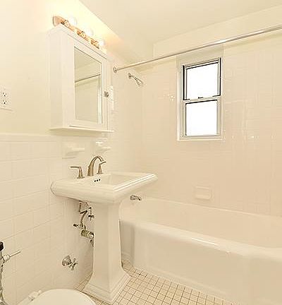4th image of 6515 Yellowstone Blvd APT 5F
