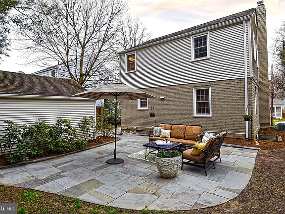 5th image of 925 N Lebanon St
