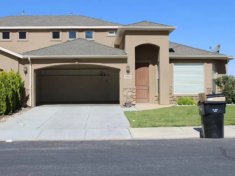 1570 S West Canyon Dr — Photo 1