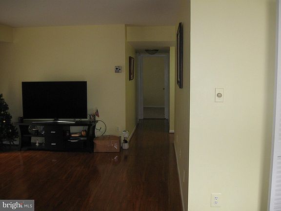 4th image of 3101 S Manchester St APT 324