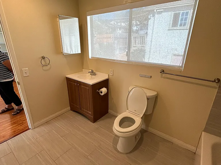 2324-28 W Jewett St #2330 — Photo 14