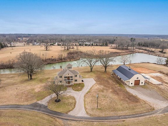 4th image of 215 Springer Rd