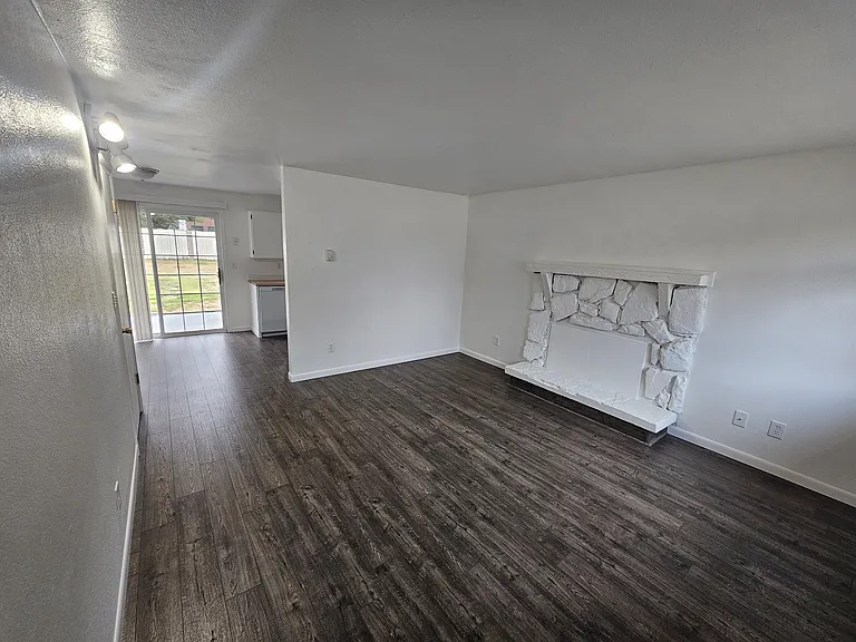 291 Scott St SE — Photo 6