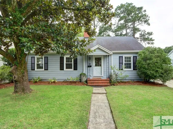221 Columbus Drive, Savannah, GA 31405