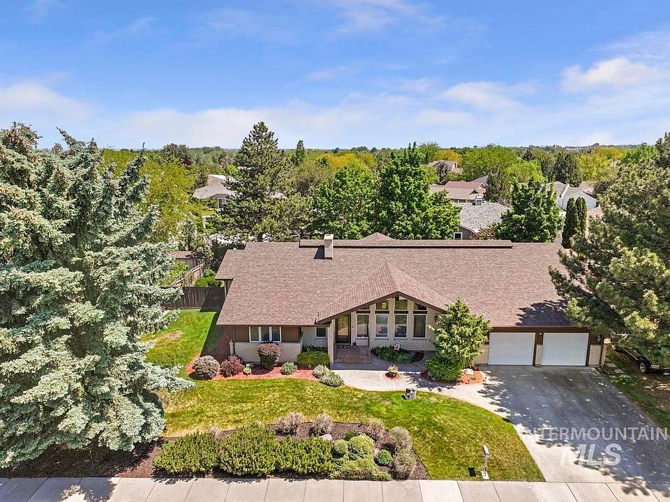 1st image of 556 Ballingrude Dr